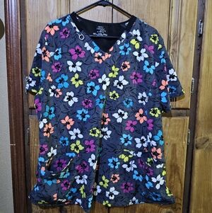 Cherokee Infinity Floral Scrub Top